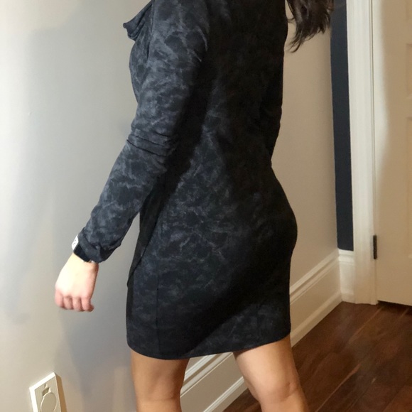 Dress - Picture 3 of 3